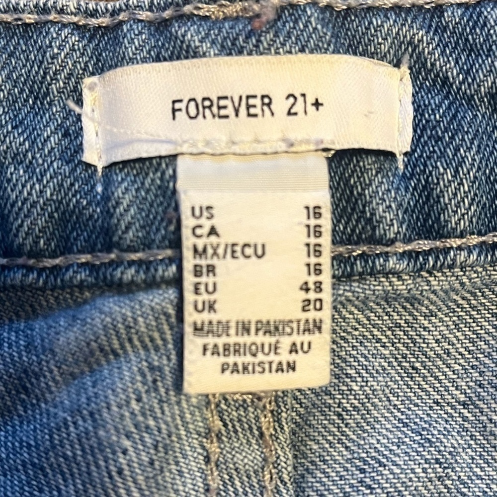 Forever 21 - cut Capri jeans, size 16 - Picture 5 of 9